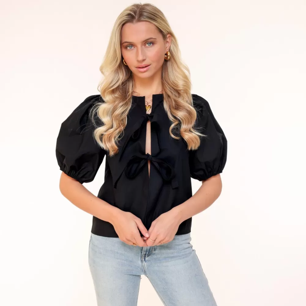 Black Bow Ties Short Puf Sleeves-Top<Olivia & Kate Online